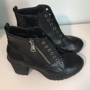 Mossimo black heel boots